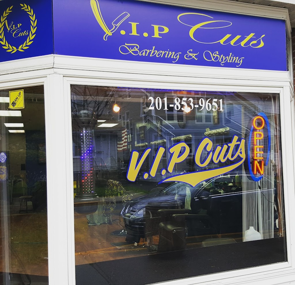 V.I.P Cuts | 422 Teaneck Rd, Ridgefield Park, NJ 07660 | Phone: (201) 853-9651