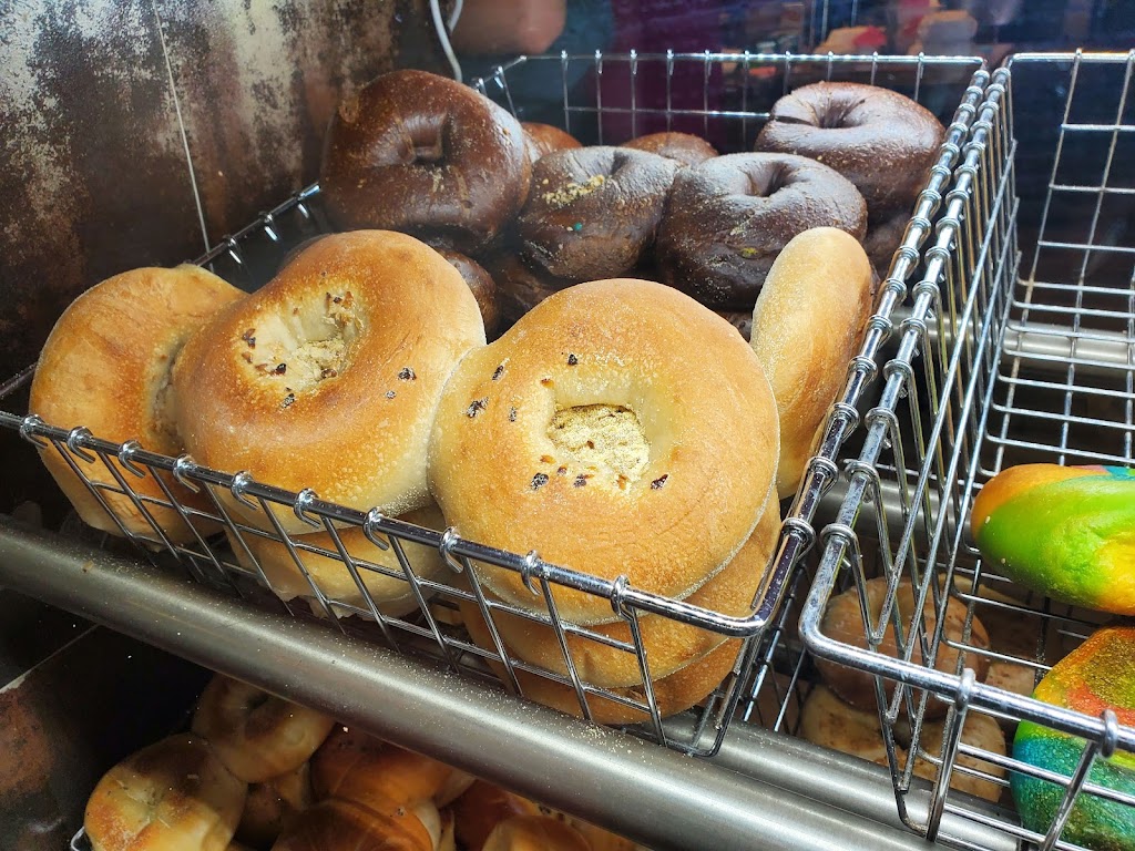 Whitestone Bagel Factory | 24-17 149th St, Queens, NY 11357 | Phone: (718) 762-7700