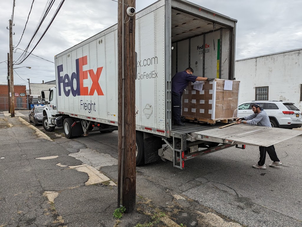 FedEx Freight | 251 Grumman Rd W, Bethpage, NY 11714 | Phone: (631) 777-8686