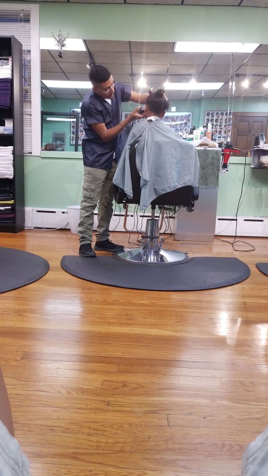 Eduardo Barber Shop | 57 Park Hill Ave, Yonkers, NY 10701 | Phone: (914) 476-5347