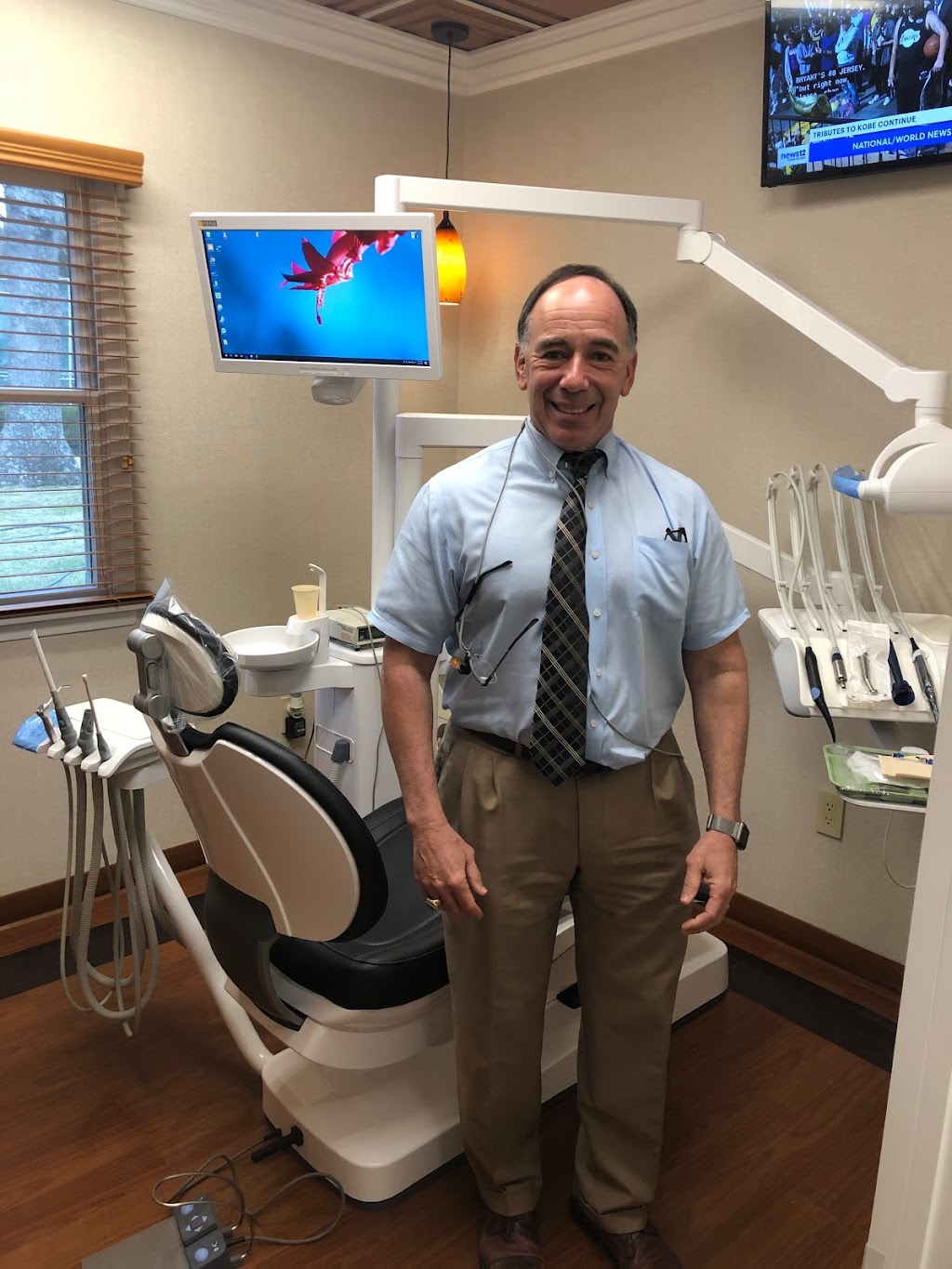 Dean Glasser, DDS | 458 Old Country Rd, Melville, NY 11747 | Phone: (631) 423-6767