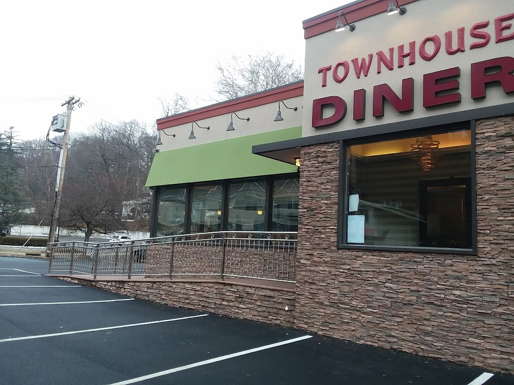 Townhouse Diner | 720 N Broadway, White Plains, NY 10603 | Phone: (914) 607-7364