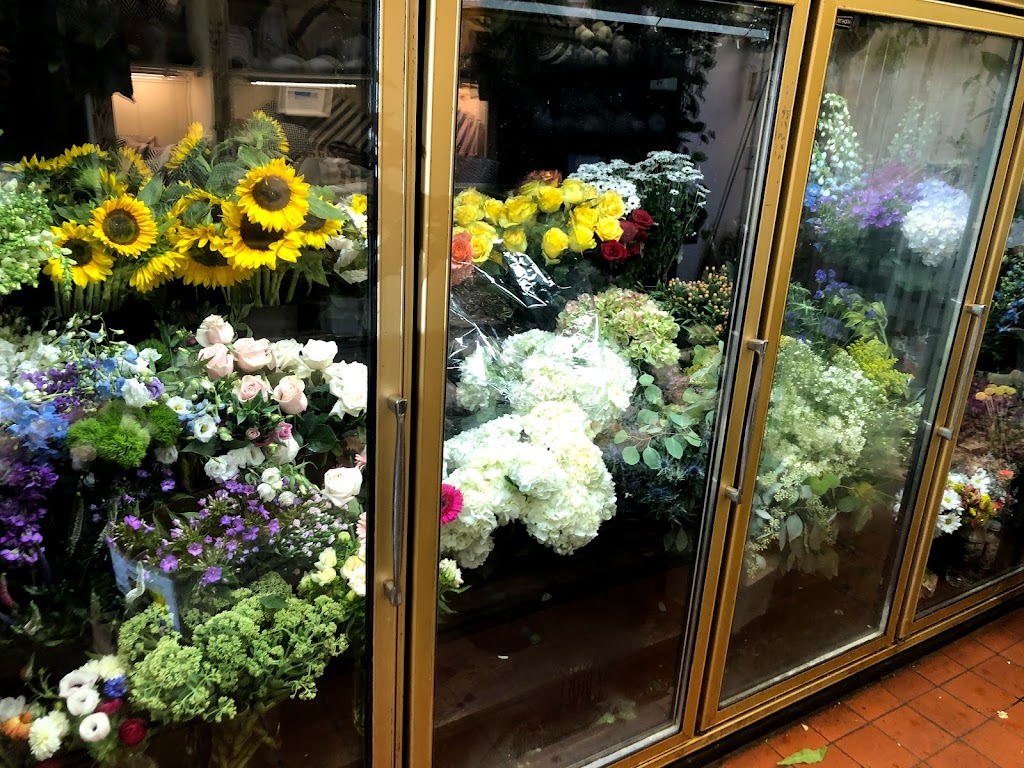 Hengstenbergs Florist | 39 Main St, Northport, NY 11768 | Phone: (631) 757-6688