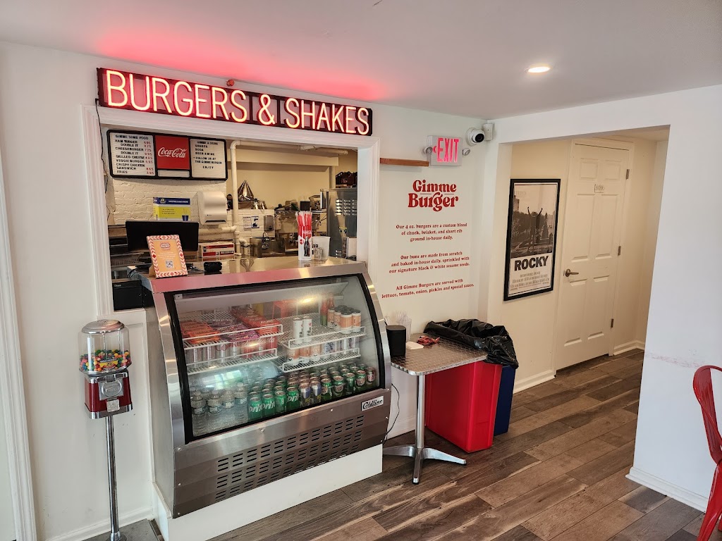 Gimme Burger | 39 E Main St, Oyster Bay, NY 11771 | Phone: (516) 922-3300