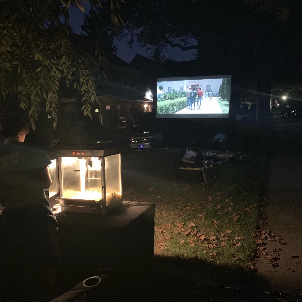 Long Island Backyard Movie | 220 Rose St, Massapequa Park, NY 11762 | Phone: (516) 874-5483