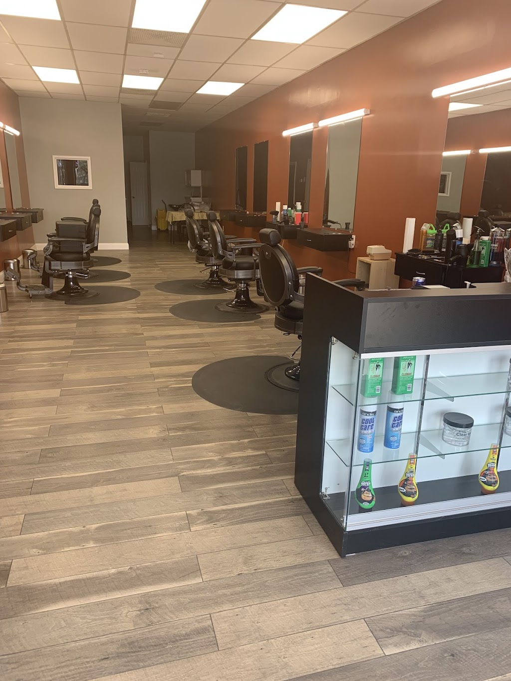 Barrios Finest Cuts Barber Shop | 168 A E Montauk Hwy, Lindenhurst, NY 11757 | Phone: (631) 450-4766