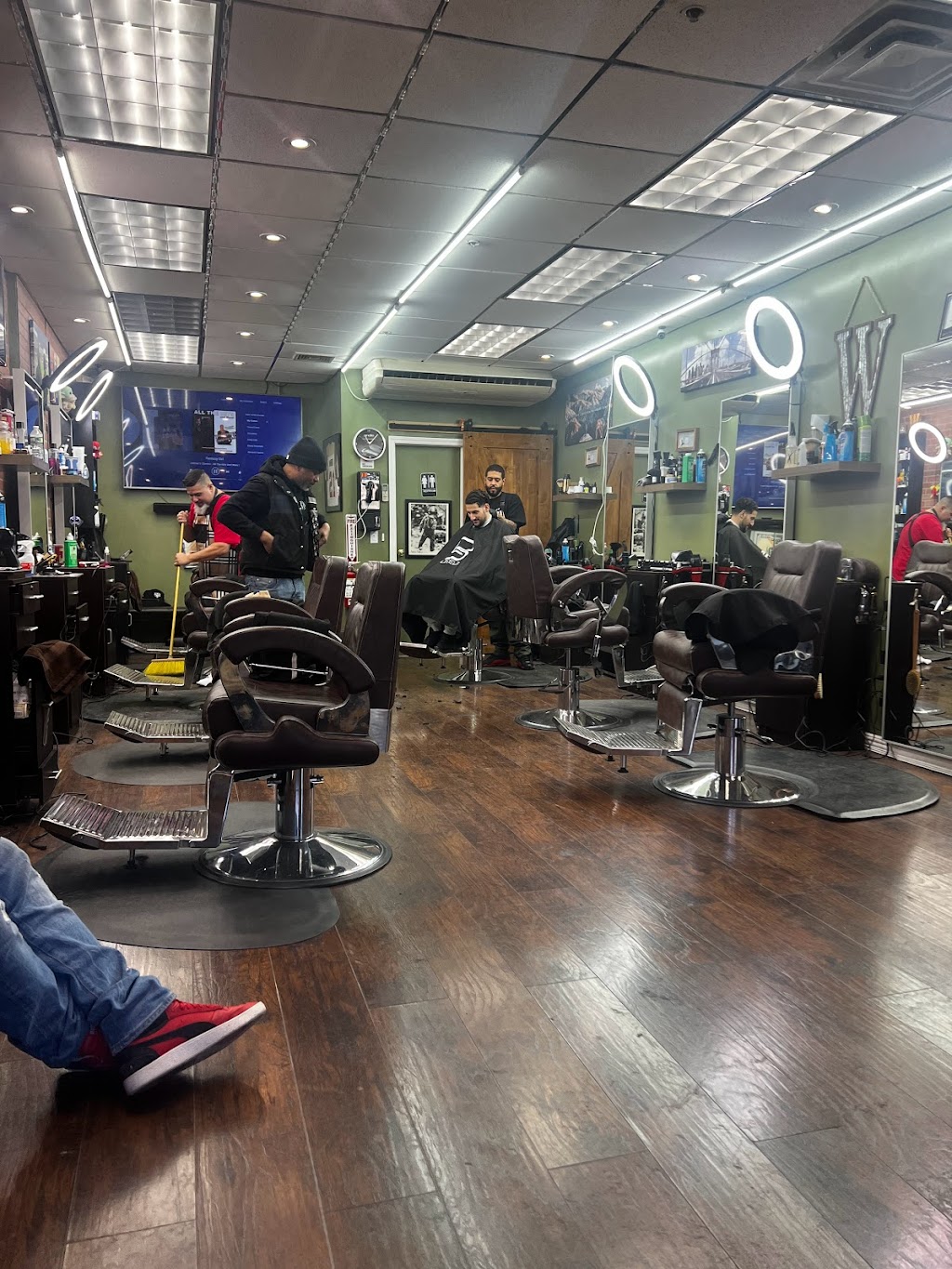 World Cuts Barber Shop | 2150 Central Park Ave, Yonkers, NY 10710 | Phone: (914) 202-7730