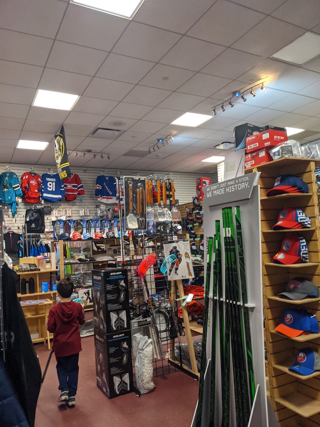 Cozzi Sports | 1001 Stewart Ave, Bethpage, NY 11714 | Phone: (516) 719-5959