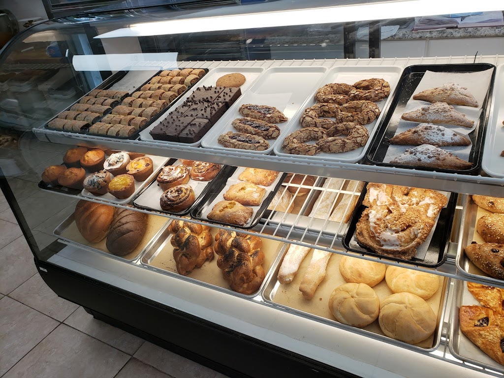 Steiner’s Pastry Shop | 148 Main St, Port Washington, NY 11050 | Phone: (516) 612-9730