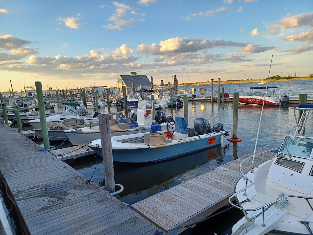 Bahrs Landing Famous Seafood Restaurant & Marina | 2 Bay Ave, Highlands, NJ 07732 | Phone: (732) 872-1245