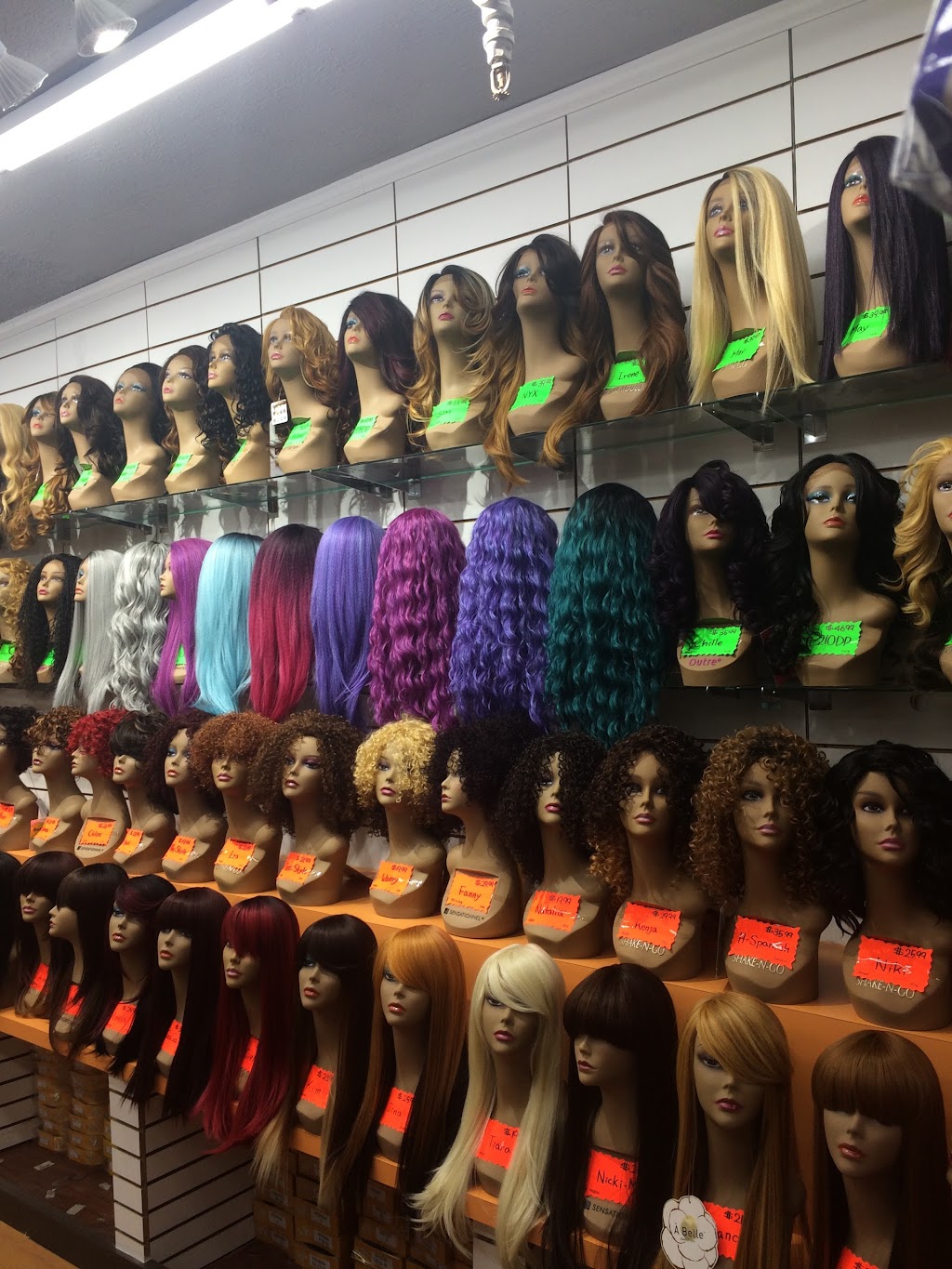 La Bella Beauty Supply | 2136 3rd Ave, New York, NY 10035 | Phone: (646) 918-7990