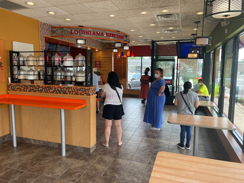 Popeyes Louisiana Kitchen | 23 Old Country Rd, Westbury, NY 11590 | Phone: (516) 333-3321