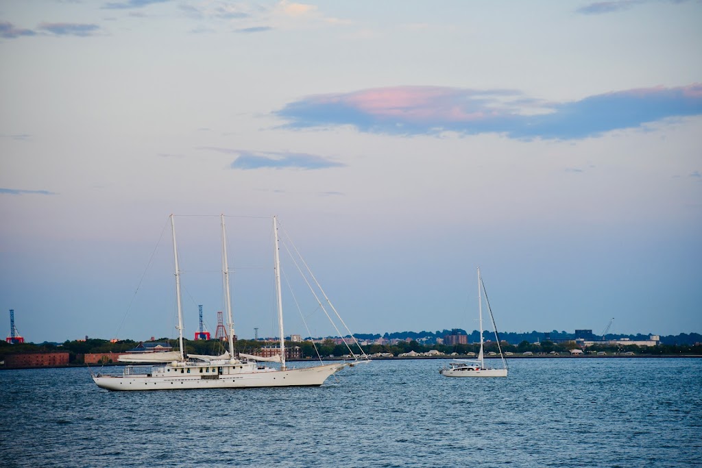 Statue of Liberty Parking | 30 Audrey Zapp Dr, Jersey City, NJ 07305 | Phone: (201) 915-3400