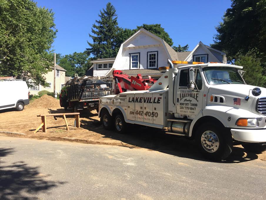 Lakeville Towing & Heavy Truck Repair | 256-1 Jamaica Ave, Queens, NY 11001 | Phone: (718) 831-9300