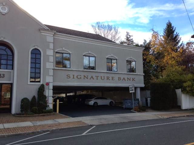 Signature Bank | 923 Broadway, Woodmere, NY 11598 | Phone: (866) 744-5463