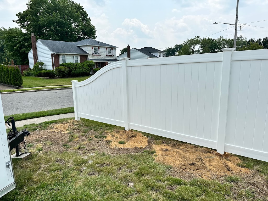 Amendolas Fence Company | 1084 Sunrise Hwy, Amityville, NY 11701 | Phone: (631) 842-7800