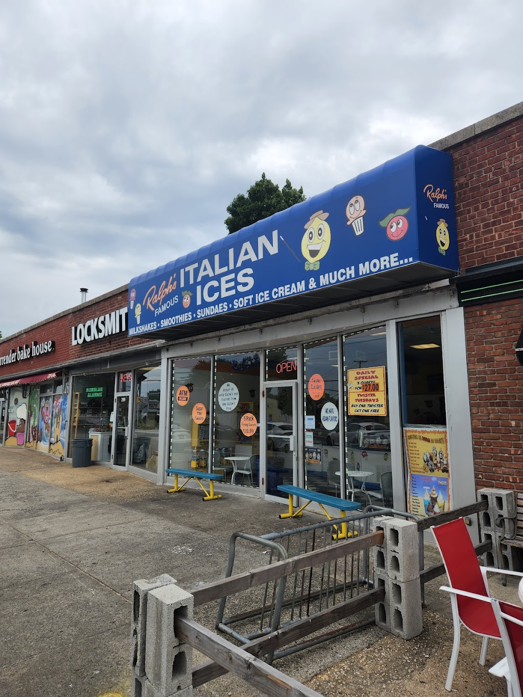 Ralphs Italian Ices | 301 Wantagh Ave, Levittown, NY 11756 | Phone: (516) 520-0618