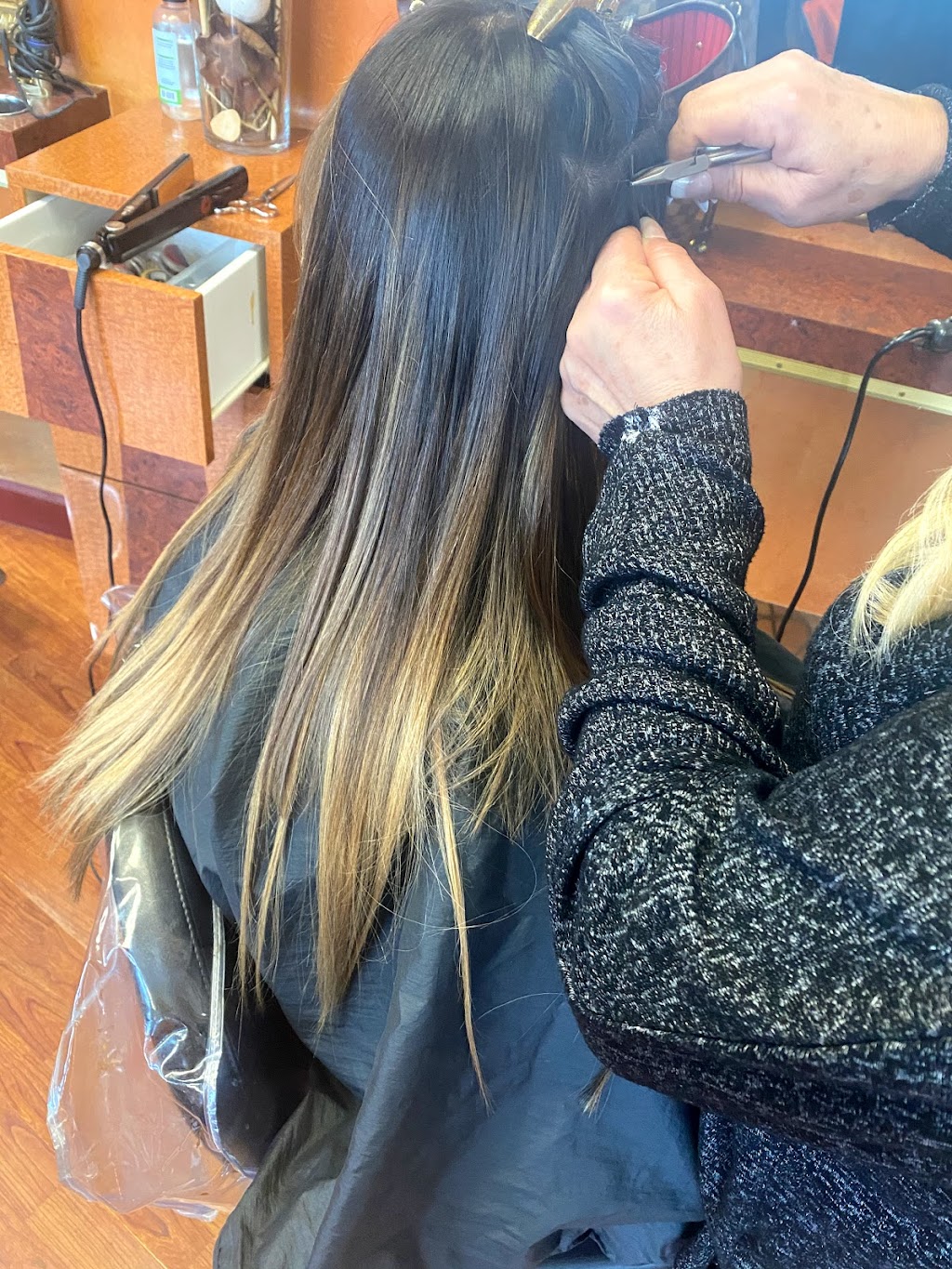 Reflection Hair Salon | 26710 Hillside Avenue, Queens, NY 11004 | Phone: (718) 343-4129