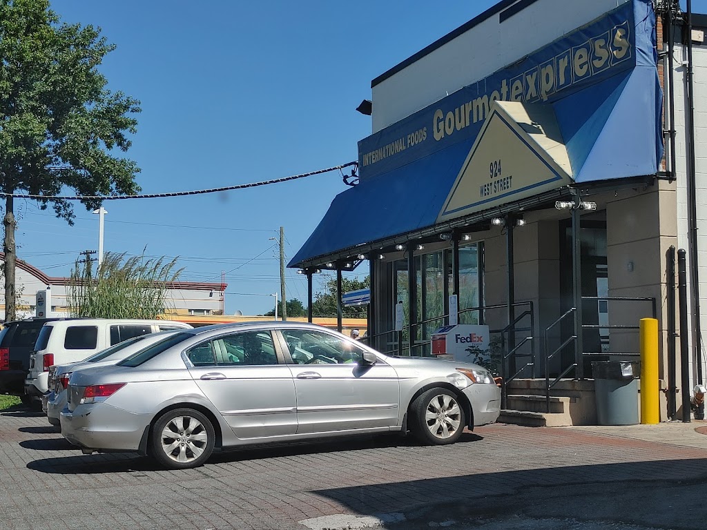 Gourmet Express | 924 West St, Pelham, NY 10803 | Phone: (914) 738-6569