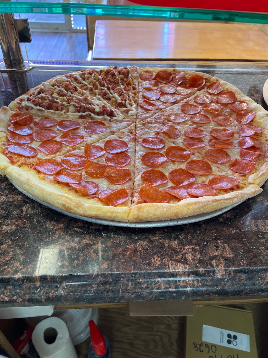 Familia Pizza Restaurant | 3363 Baychester Ave, Bronx, NY 10469 | Phone: (718) 484-4970