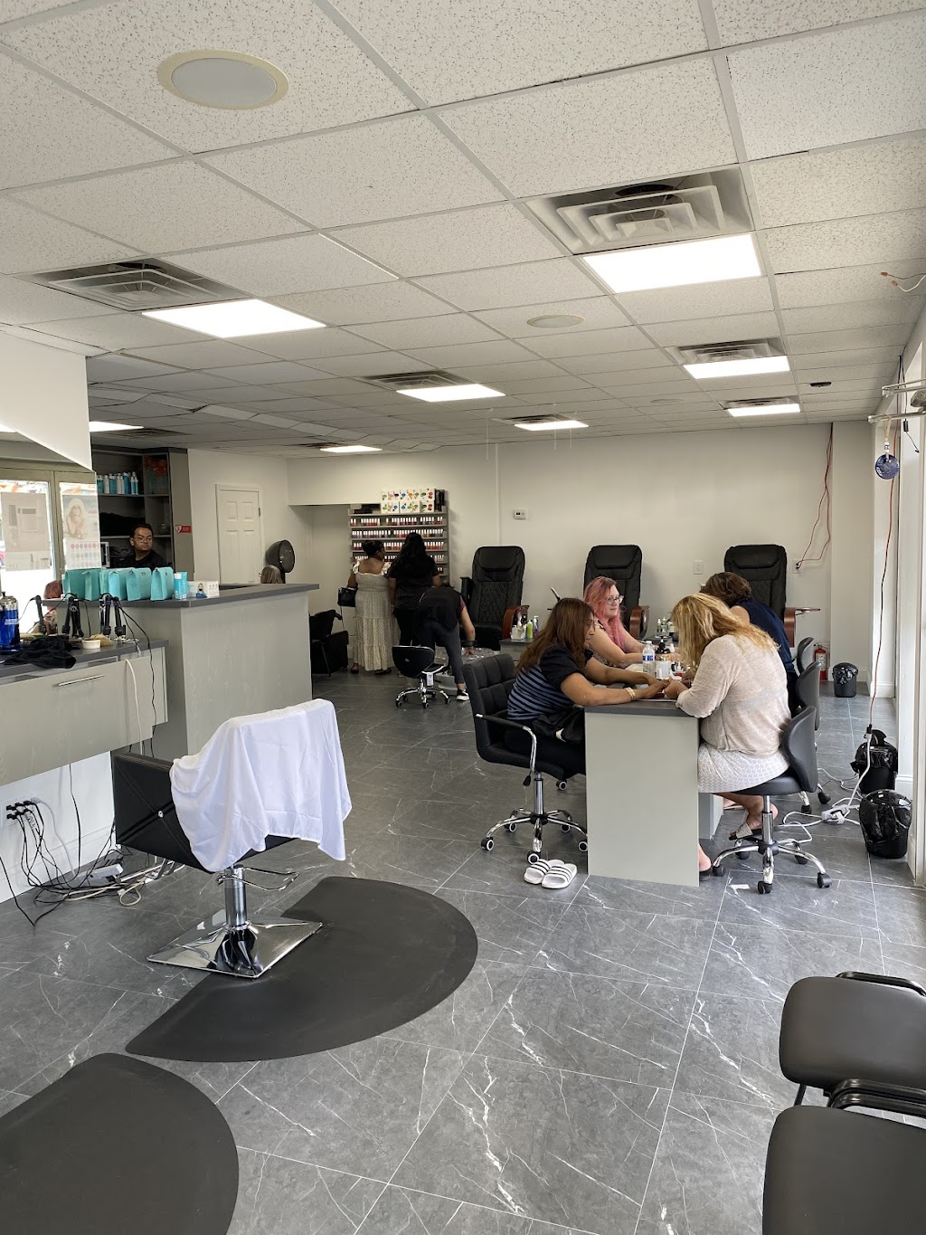 Styling Chic Hair and Nail Salon | 159-49 Cross Bay Blvd, Queens, NY 11414 | Phone: (718) 210-2525