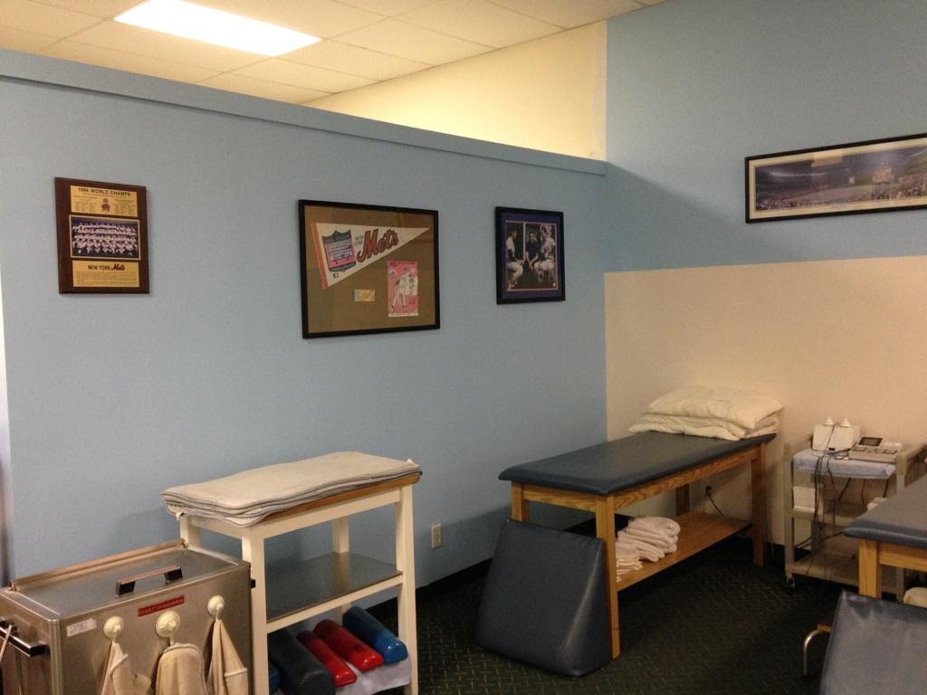 Island Sports Physical Therapy - Glen Cove | 4 Cedar Swamp Rd, Glen Cove, NY 11542 | Phone: (516) 671-6161