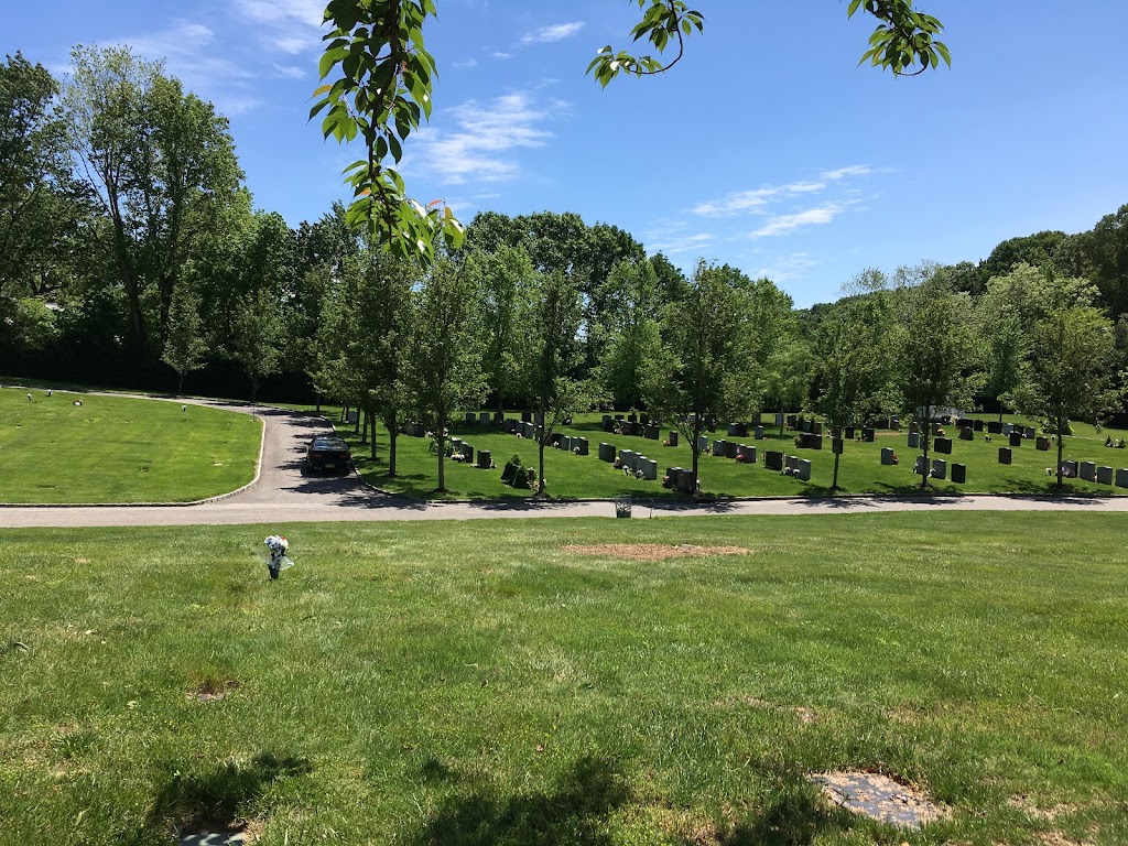 Nassau Knolls Cemetery | 500 Port Washington Blvd, Port Washington, NY 11050 | Phone: (516) 944-8530