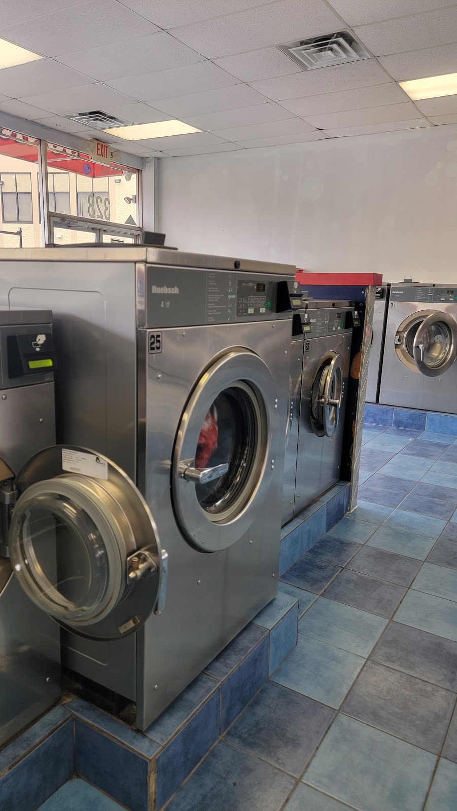 Sonic Suds Laundromat of Emerson | 328 Kinderkamack Rd, Emerson, NJ 07630 | Phone: (201) 599-9800