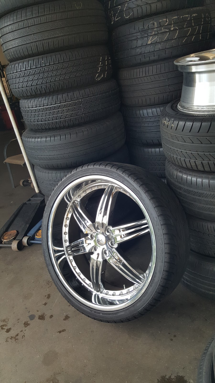 Nassau Tire and Wheel | 219 S Franklin St, Hempstead, NY 11550 | Phone: (516) 538-0068