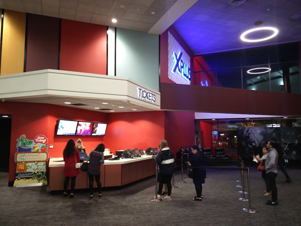 Showcase Cinema de Lux Farmingdale | 1001 Broadhollow Rd, Farmingdale, NY 11735 | Phone: (800) 315-4000