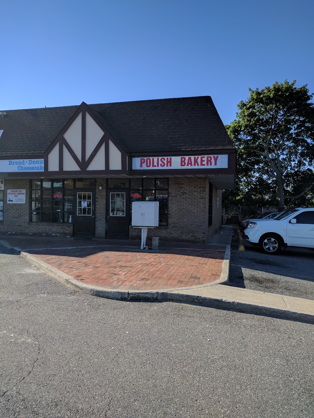 Polish Crumbs Bakery | 1020 Montauk Hwy, Copiague, NY 11726 | Phone: (631) 608-0020