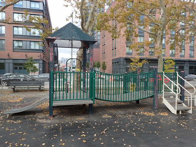 Greenpoint Playground | 243 Franklin St, Brooklyn, NY 11222 | Phone: (212) 639-9675