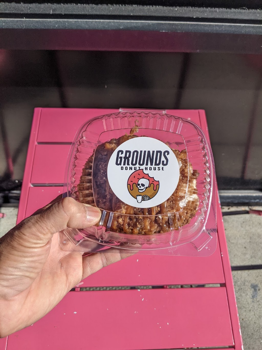 Grounds Donut House | 4039 E Tremont Ave, Bronx, NY 10465 | Phone: (718) 885-4335