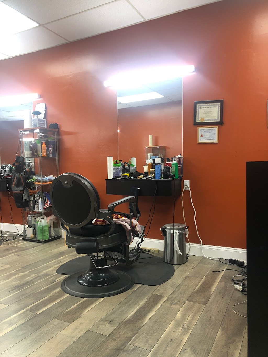 Barrios Finest Cuts Barber Shop | 168 A E Montauk Hwy, Lindenhurst, NY 11757 | Phone: (631) 450-4766