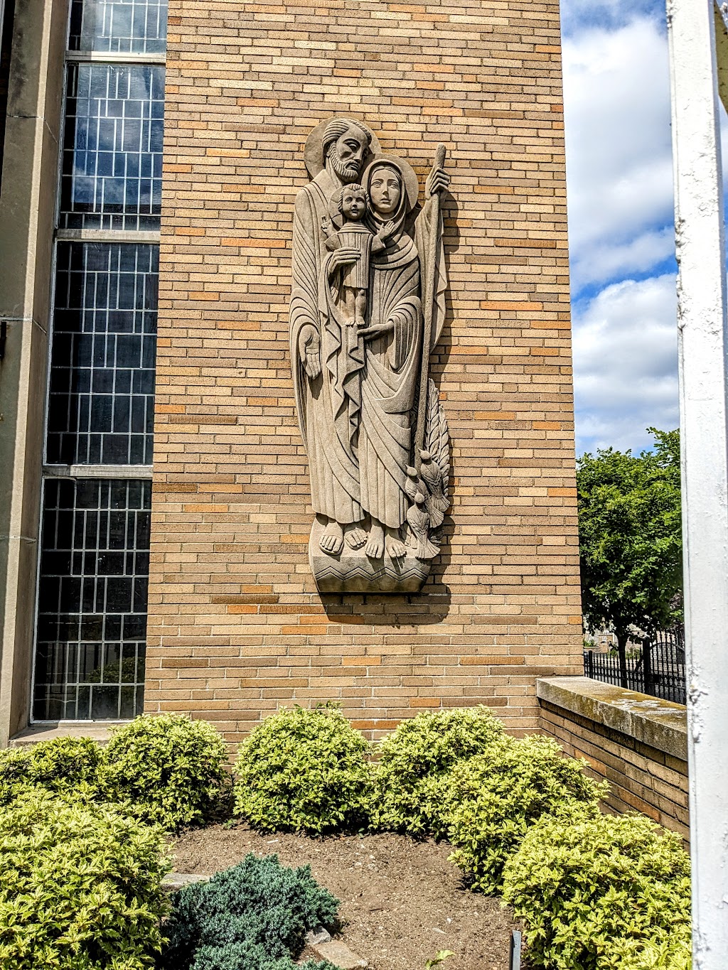 Holy Family Roman Catholic Church | 2158 Watson Ave, Bronx, NY 10472 | Phone: (718) 863-9156