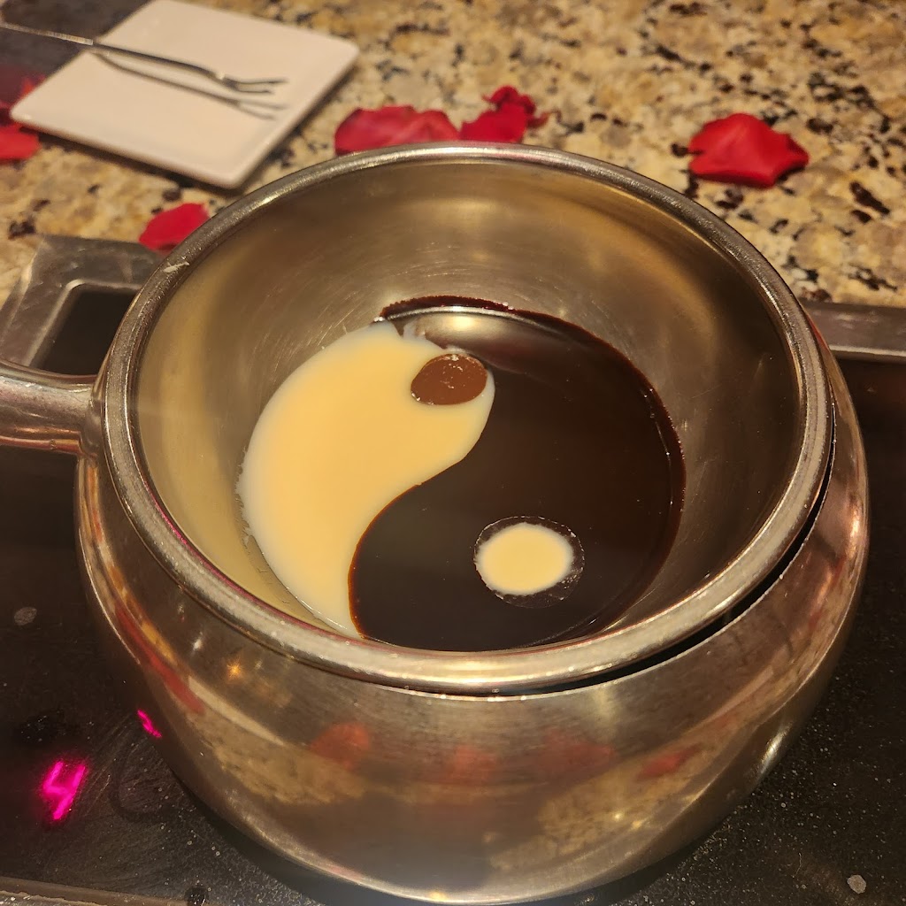 The Melting Pot | 2377 Broadhollow Rd, Farmingdale, NY 11735 | Phone: (631) 752-4242