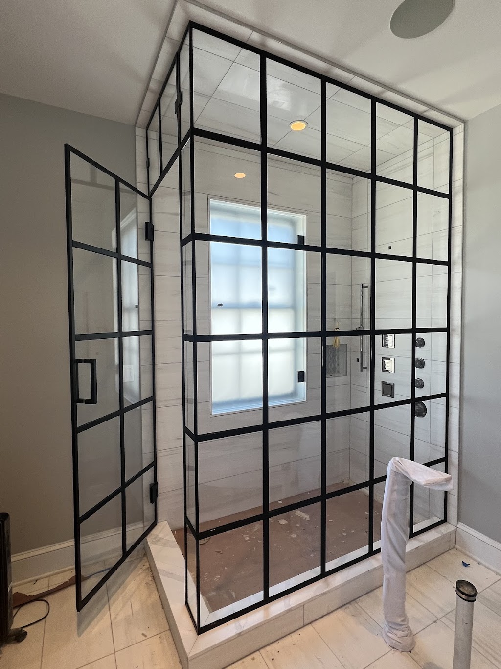 Majestic Glass & Mirrors Llc | 2423 Boston Post Rd, Larchmont, NY 10538 | Phone: (914) 834-8333