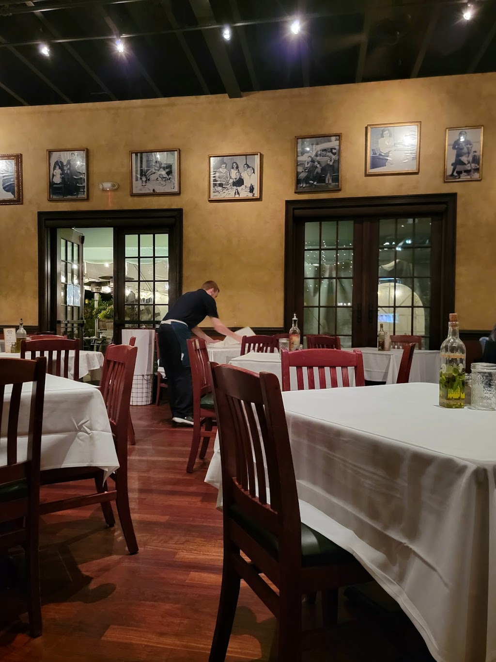 Sanduccis Trattoria | 620 Kinderkamack Rd, River Edge, NJ 07661 | Phone: (201) 599-0600