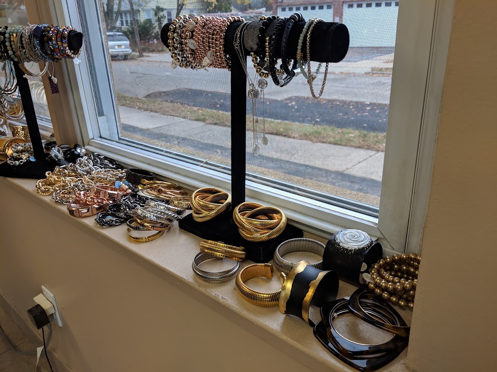 Little Steves Jewels | 897 Willis Ave, Albertson, NY 11507 | Phone: (516) 741-6701