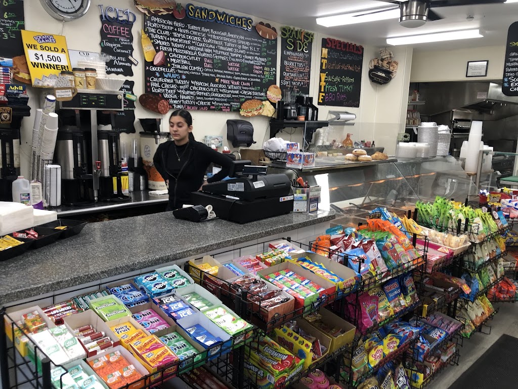 Castle View Deli | 2 Morgan Ave, Greenwich, CT 06831 | Phone: (203) 531-5353