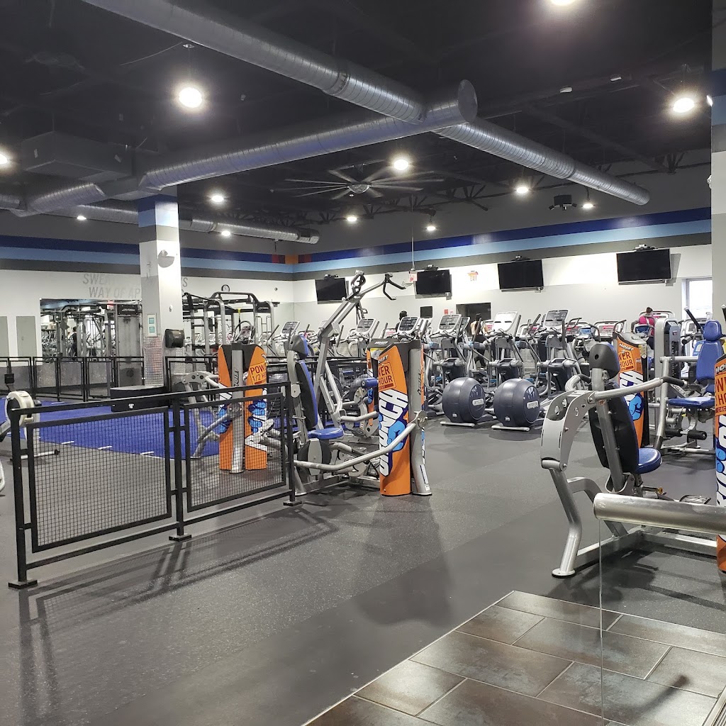 Crunch Fitness - Port Chester | 24 Waterfront Pl, Port Chester, NY 10573 | Phone: (914) 708-1600