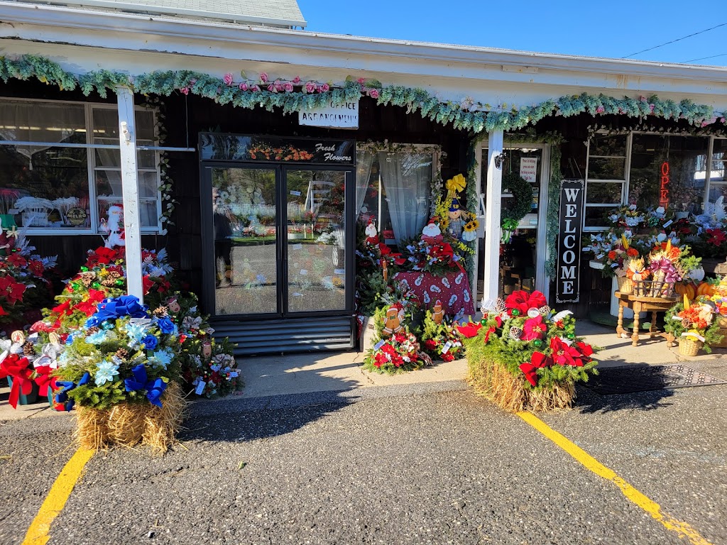 Helens Flowers | 7 Wellwood Ave, Farmingdale, NY 11735 | Phone: (631) 752-1887