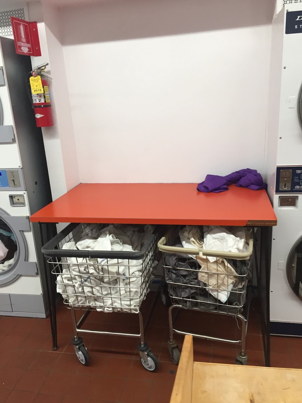 Laundry Land II Inc | 269 Eckford St, Brooklyn, NY 11222 | Phone: (718) 383-3587