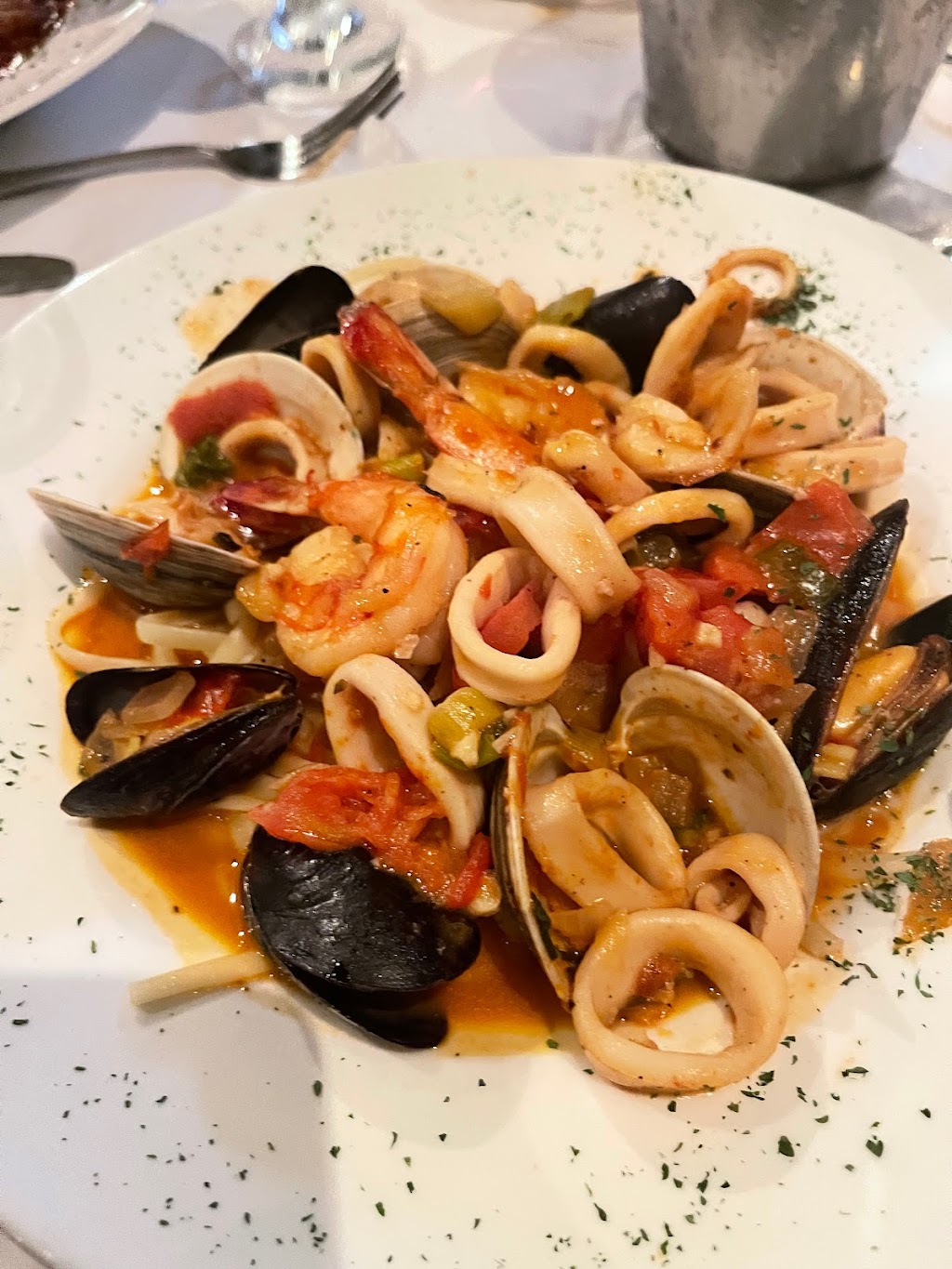 Sanduccis Trattoria | 620 Kinderkamack Rd, River Edge, NJ 07661 | Phone: (201) 599-0600