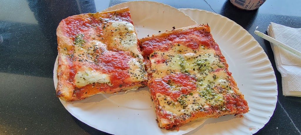 Pizza DAmore | 8949 Bay Pkwy, Brooklyn, NY 11214 | Phone: (718) 266-4433