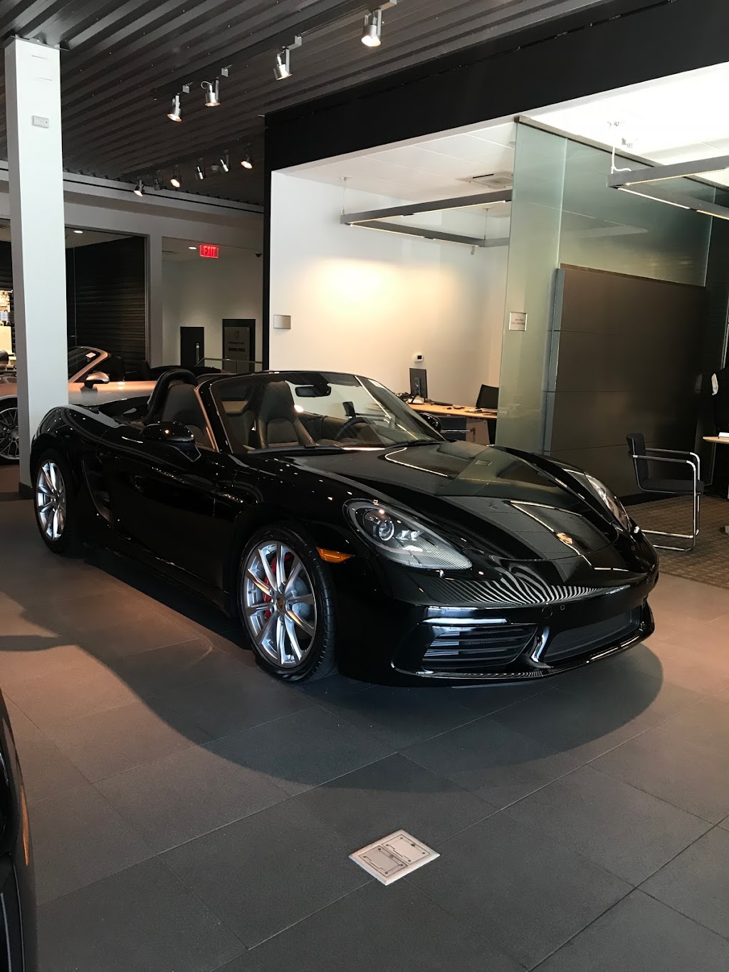 Porsche Larchmont | 2500 Boston Post Rd, Larchmont, NY 10538 | Phone: (914) 750-4177