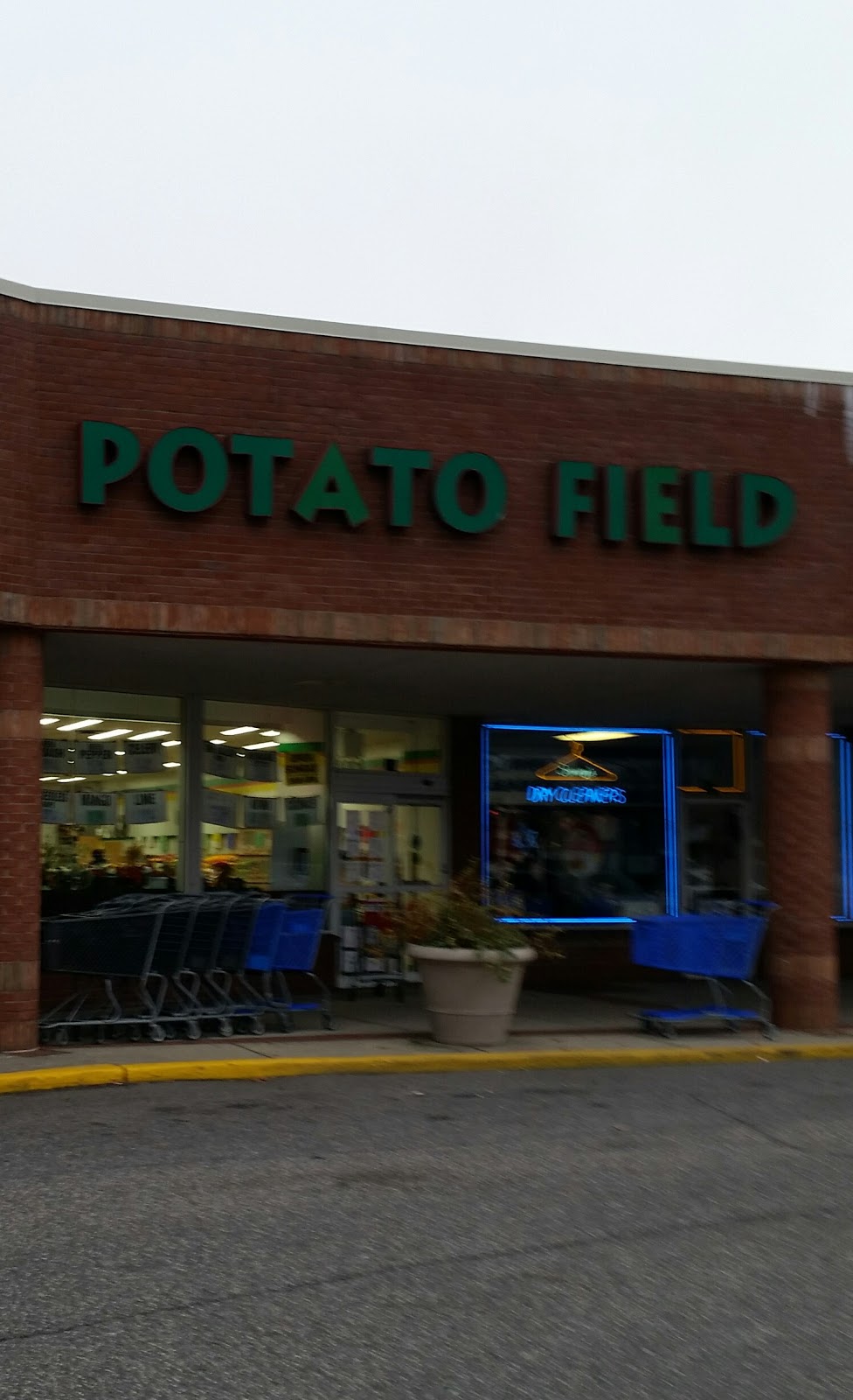 Westbury Potato Field | 588 Old Country Rd, Westbury, NY 11590 | Phone: (516) 414-4998