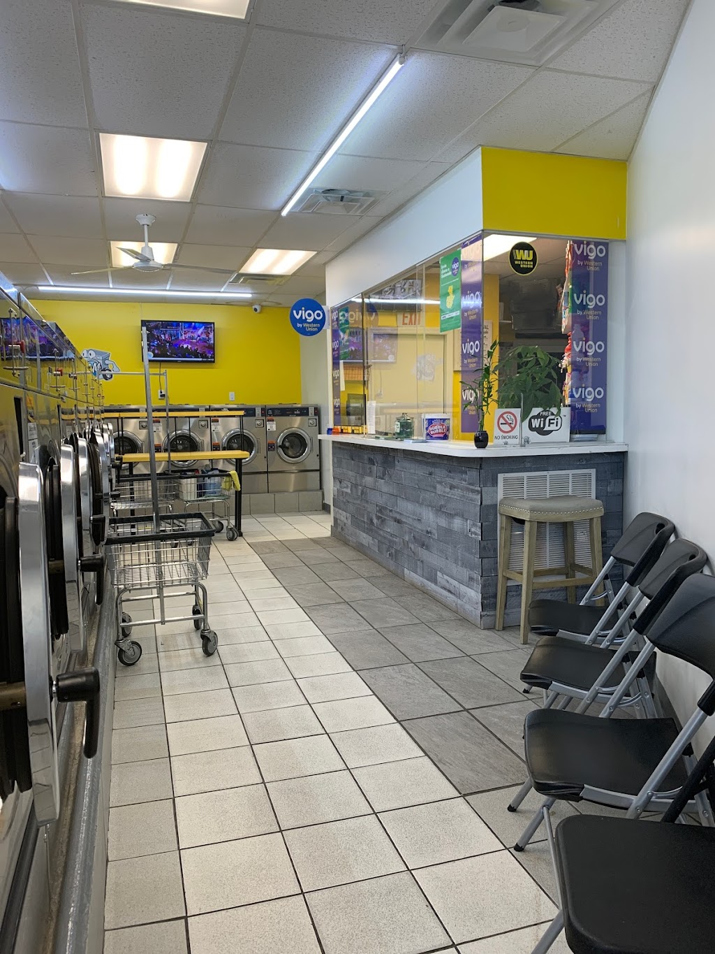 A&M Express Laundromat | 135 Babylon Turnpike UNIT B, Roosevelt, NY 11575 | Phone: (516) 223-1916