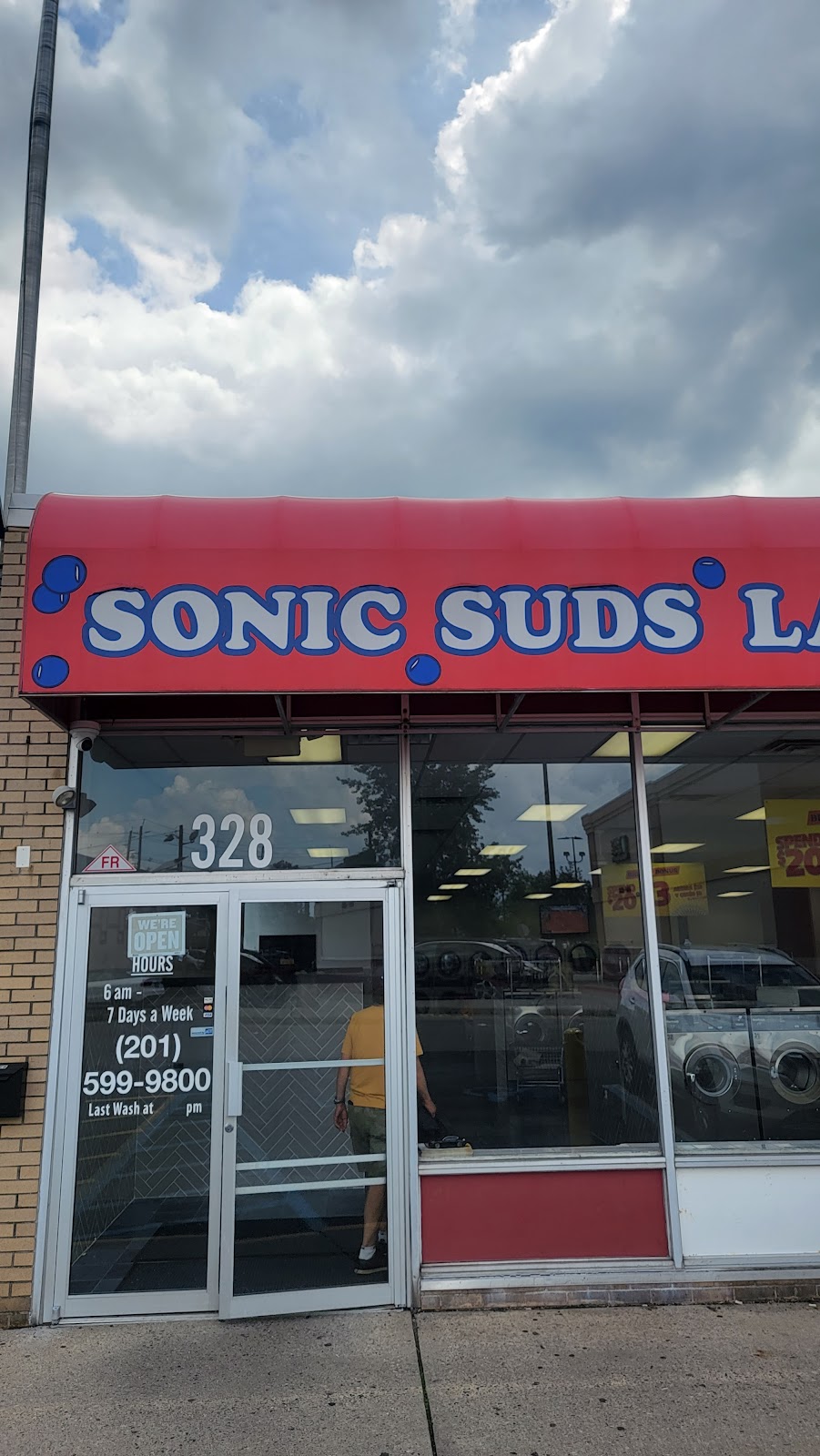 Sonic Suds Laundromat of Emerson | 328 Kinderkamack Rd, Emerson, NJ 07630 | Phone: (201) 599-9800