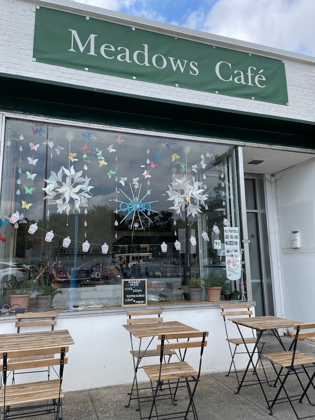 Meadows Cafe | 195-09 69th Ave, Queens, NY 11365 | Phone: (929) 499-3559